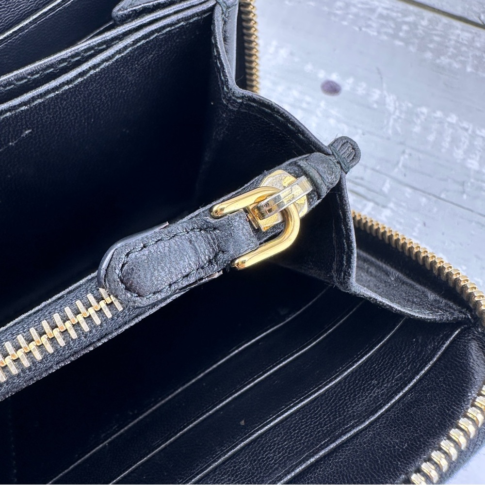 AUTHENTIC Prada Zip Around wallet. Bow details. Black. - Picture 10 of 16